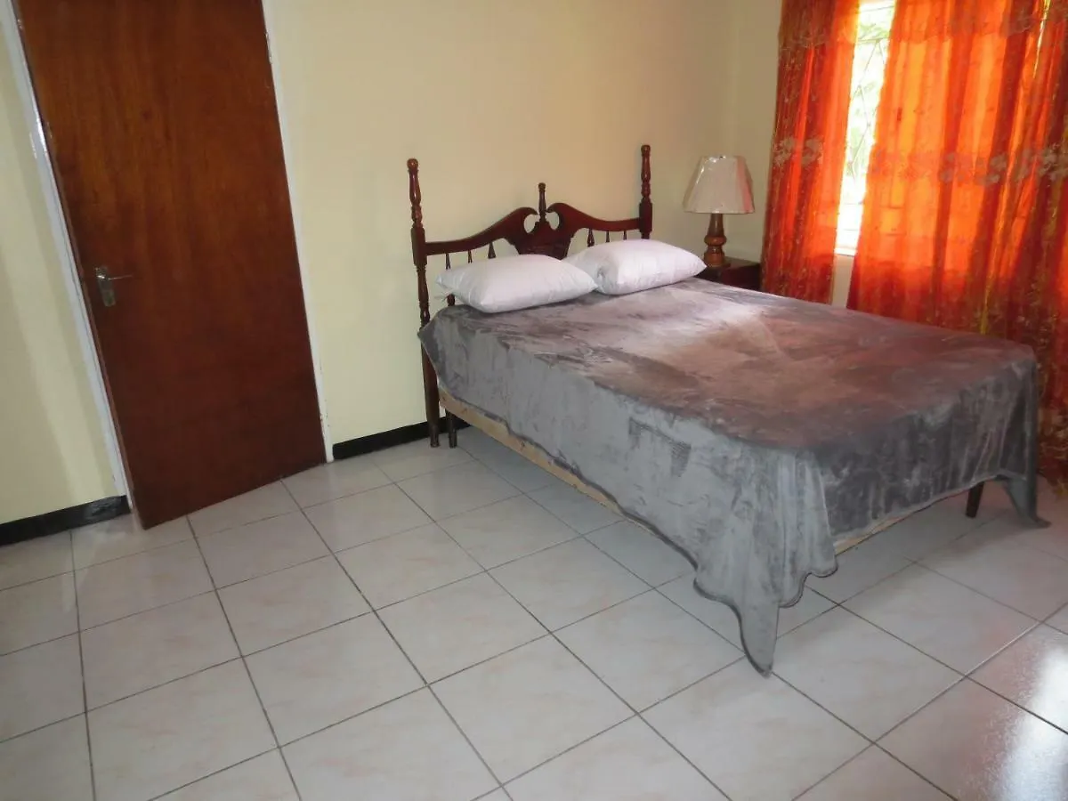 Chateau Yellow Mandeville Holiday home