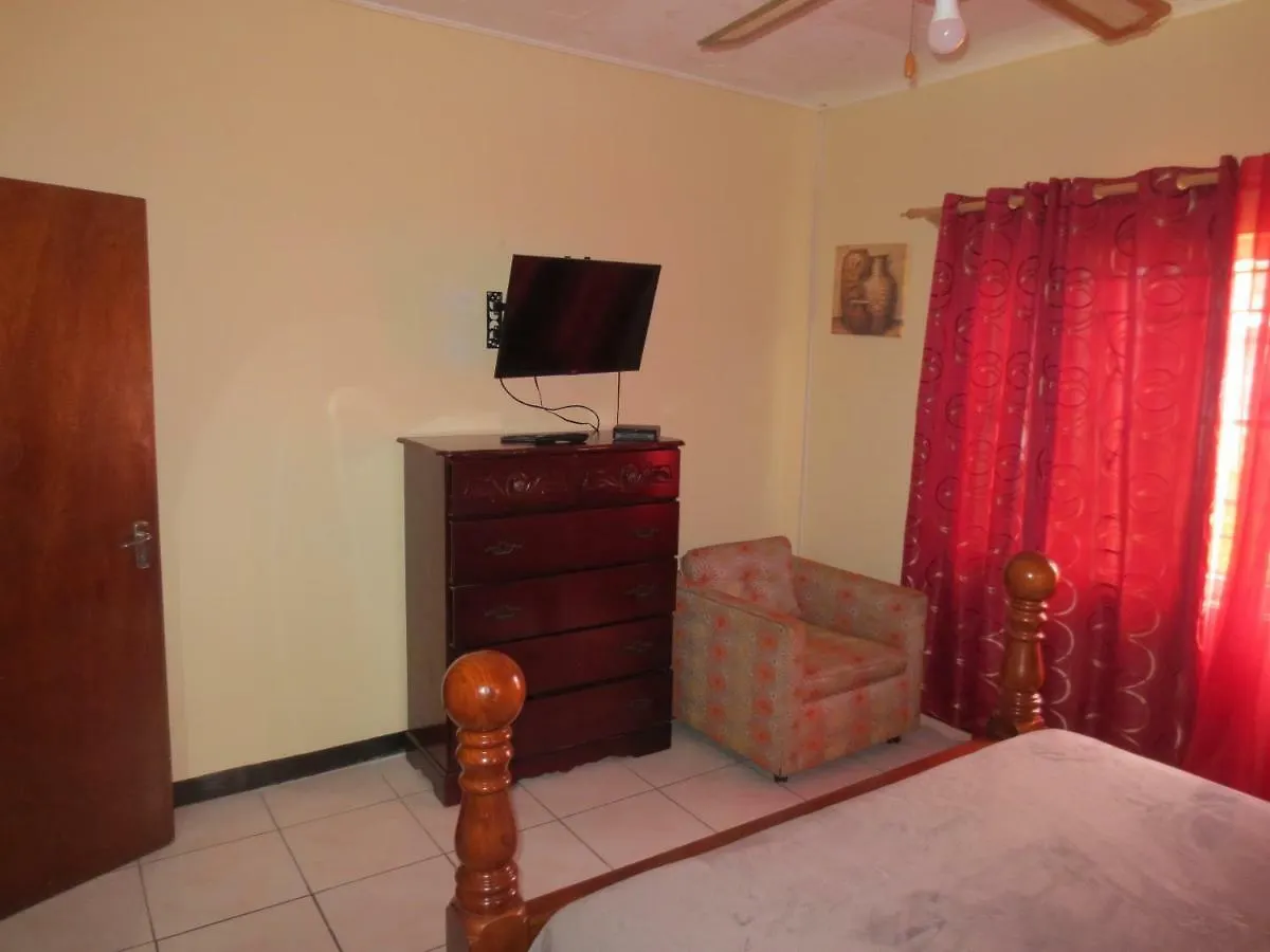 Holiday home Chateau Yellow Mandeville Jamaica