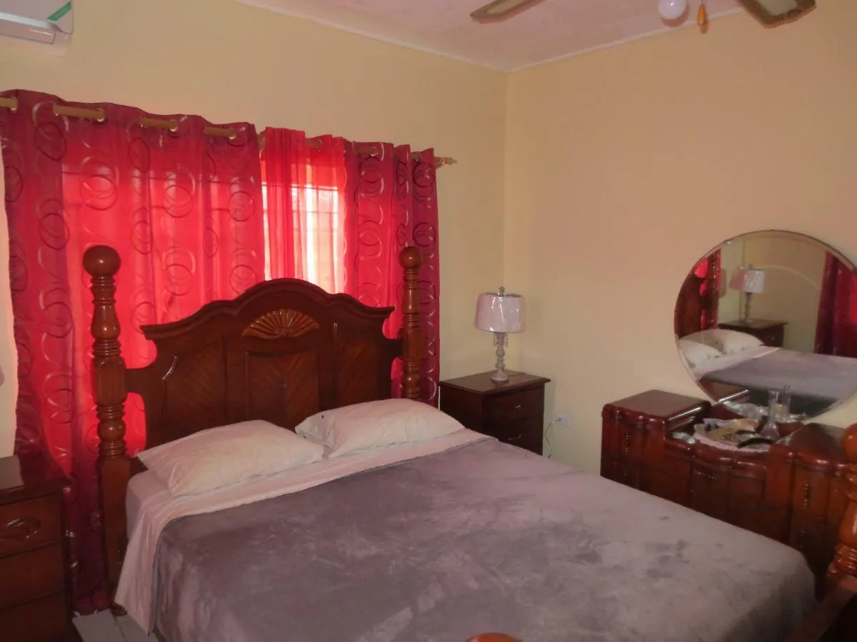 Chateau Yellow Mandeville Holiday home